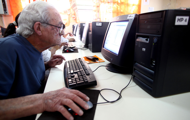 Programa de alfabetizaci&oacute;n inform&aacute;tica para adultos mayores