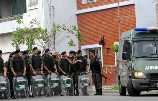 Robaron armas de una sede de Gendarmería en Buenos Aires - Cadena 3