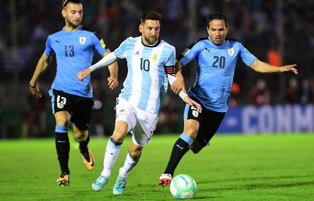 Argentina igualó sin goles con Uruguay y sigue en repechaje