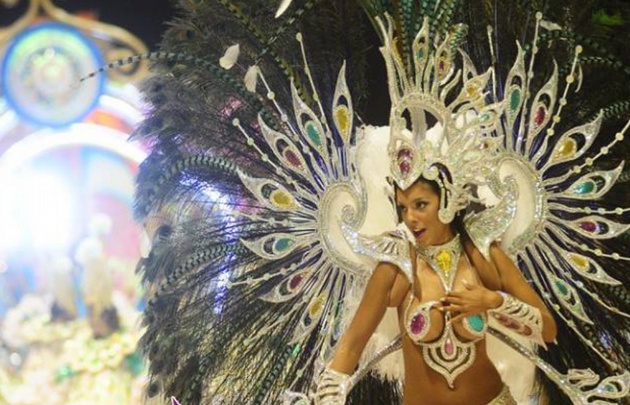 Gualeguaychú arranca sus 10 noches de puro carnaval