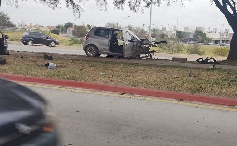 Violento siniestro vial en Córdoba. (Foto: Fernando Barrionuevo/Cadena 3)