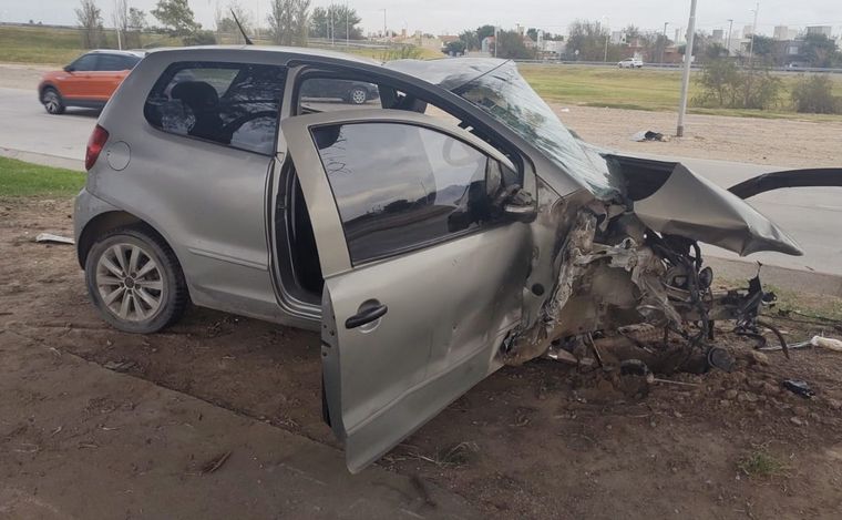 Violento siniestro vial en Córdoba. (Foto: Fernando Barrionuevo/Cadena 3)