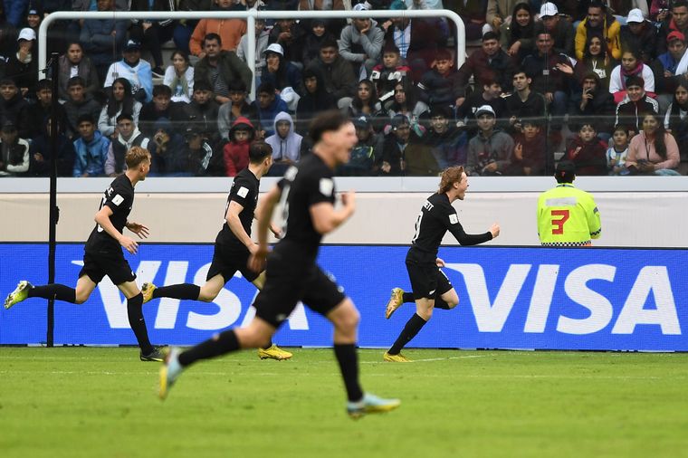 FOTO: Nueva Zelanda se llevo los 3 puntos ante Guatemala (Foto:@NZ_Football)