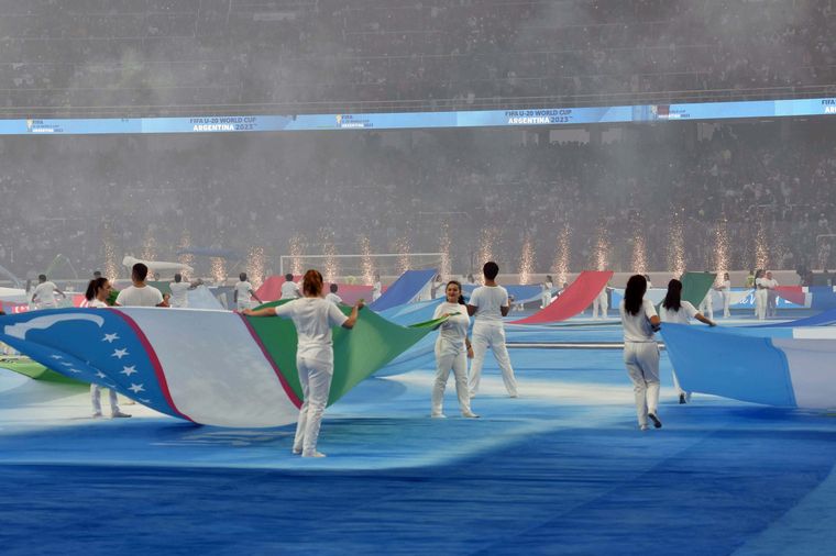 Todo el color de la ceremonia inaugural en Santiago del Estero.