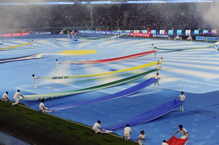 Todo el color de la ceremonia inaugural en Santiago del Estero.