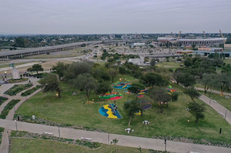 FOTO: Schiaretti inauguró el Parque Bustos en el noreste de la ciudad de Córdoba