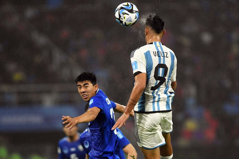 FOTO: Argentina sufrió, pero le ganó 2-1 a Uzbekistán en el debut del Mundial Sub 20