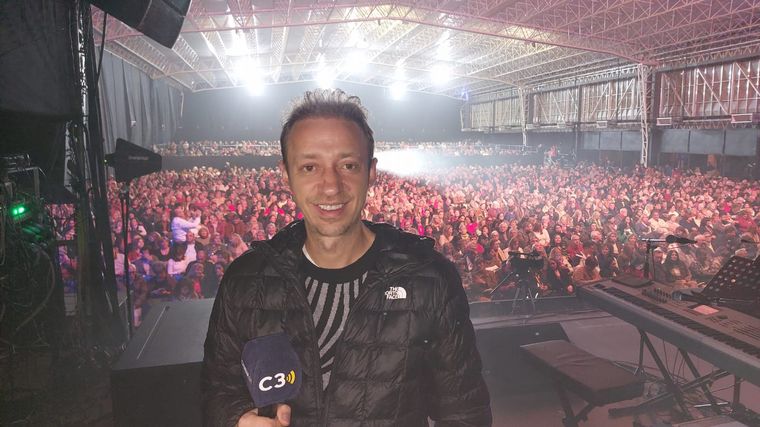 El Alambre Jarmolczuk condujo la transmisión del recital de Dyango.