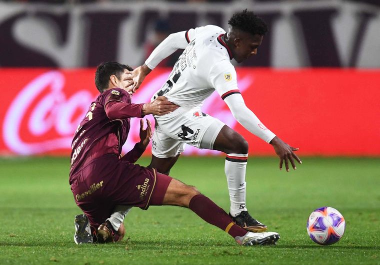 Newell's vs. Lanús. Fecha 17 de la Liga Profesional 2023. 