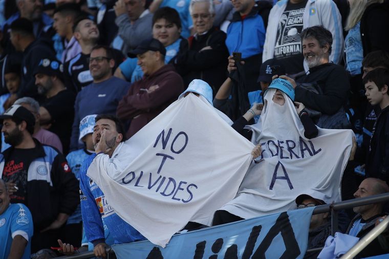FOTO: Los hinchas de Belgrano colmaron las tribunas del Gigante de Alberdi.