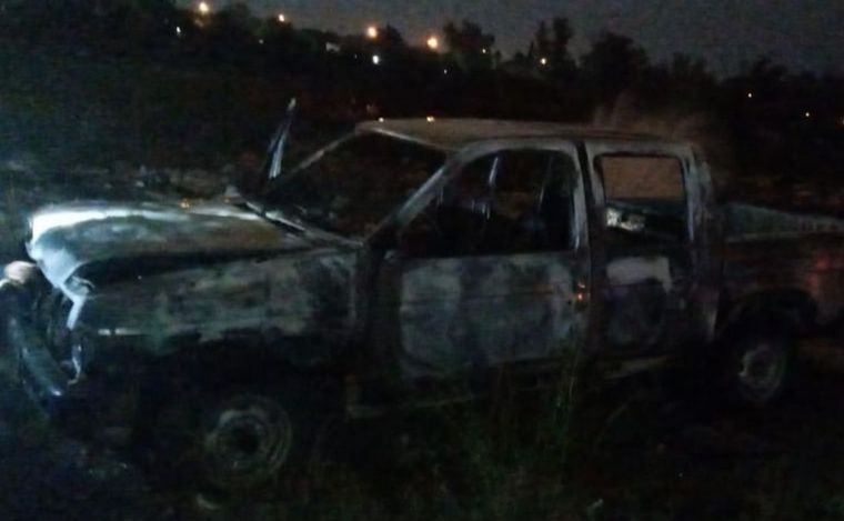 La camioneta presuntamente utilizada en el crimen de VGG apareció incendiada.