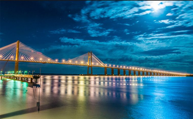 FOTO: Se cumplen 20 años de la apertura del puente Rosario-Victoria, que conecta provincias