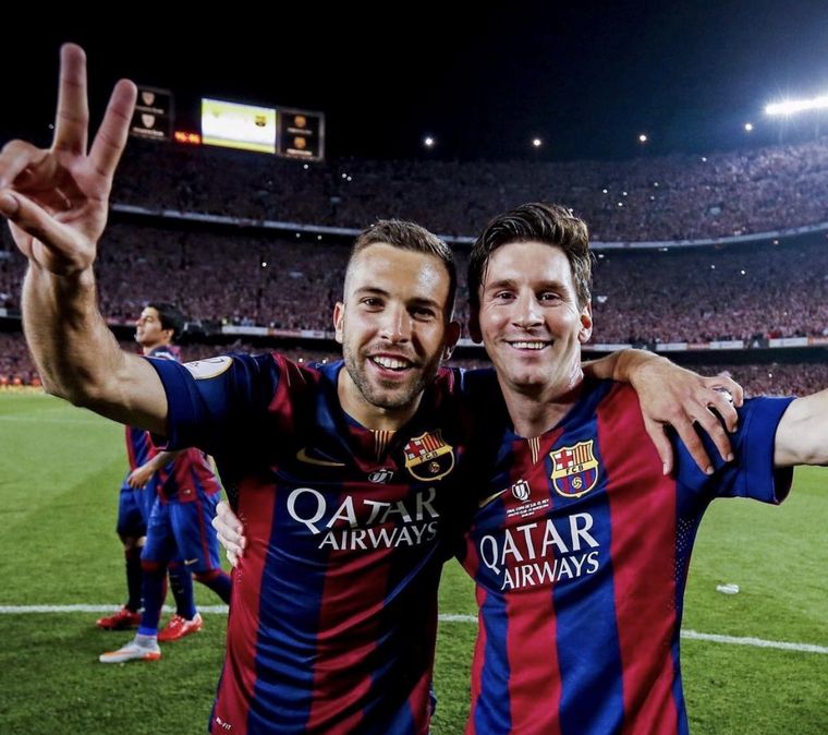 FOTO: Jordi Alba, uno de los mejores socios de Messi (Foto:@Somhiseremfcb)