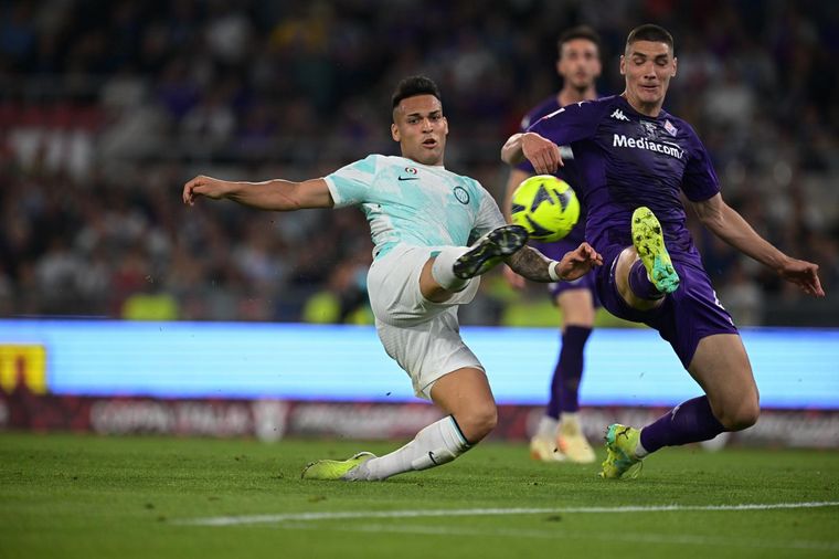 Inter le ganó la Coppa Italia a Fiorentina con un doblete de Lautaro Martínez - Fútbol - Deportes - Cadena 3 Argentina