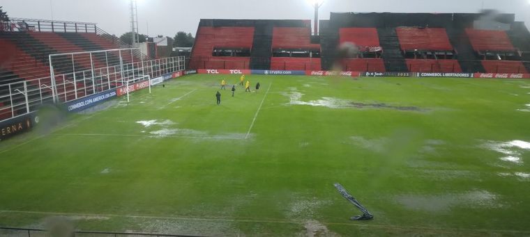 La cancha de Patronato en la previa del partido (Foto:Twitter)