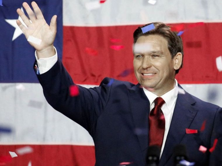 El anuncio lo realizó con un video a través de una red social.