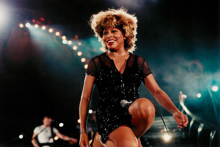 FOTO: Tina Turner y una vida complicada en el medio del éxito.