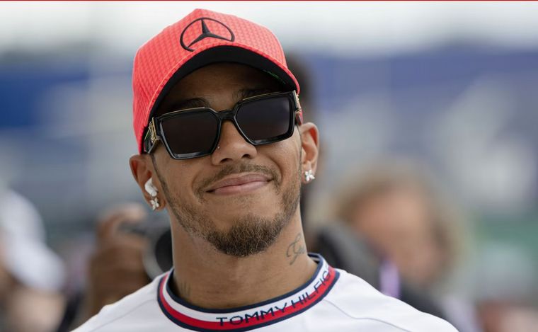 FOTO: Hamilton se quedará en Mercedes