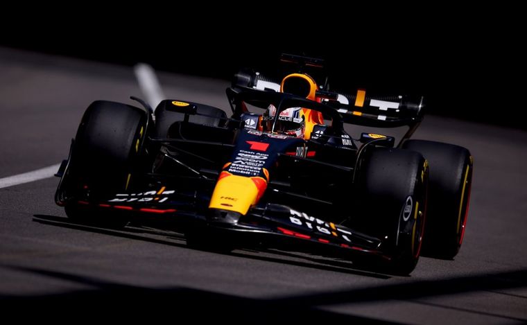 FOTO: Verstappen apareció en la FP2 para superar a las Ferrari en Mónaco