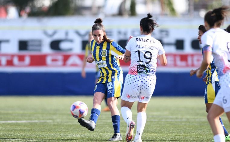 FOTO: Rosario Central Fem venció a SAT por 2-0 con goles de Fernández y Coronel. 