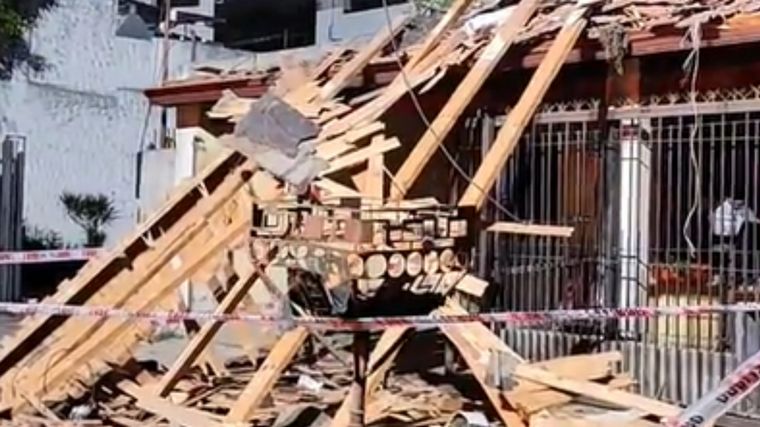 FOTO: La vivienda quedó destruida tras la explosión (Foto: captura de video)