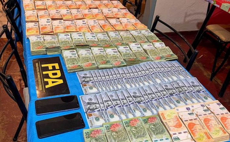 FOTO: Operativo en Córdoba: incautaron cocaína y más de siete millones de pesos.