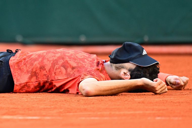 FOTO: Francisco Cerúndolo avanzó en Roland Garros.