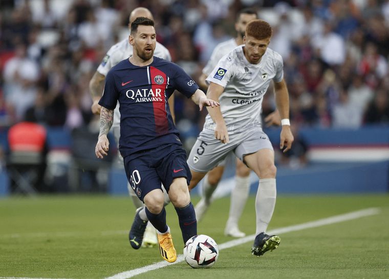 FOTO: Lionel Messi ante Clermont.