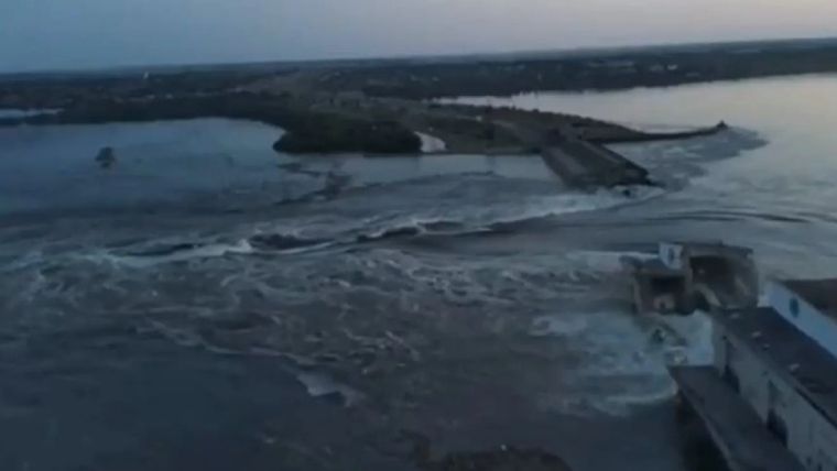 FOTO: La represa destruida en Ucrania