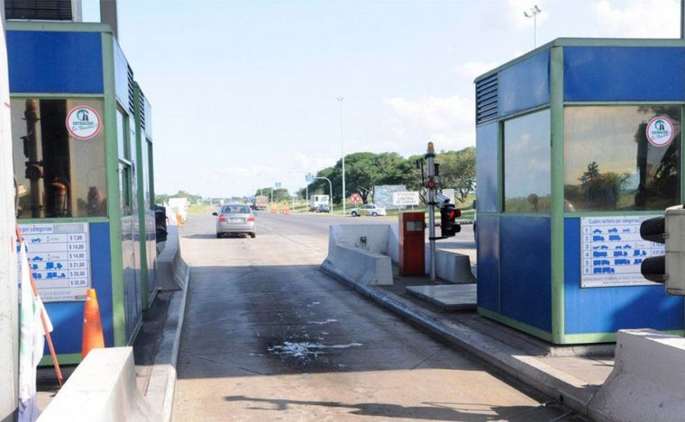 Desde este lunes medida de fuerzas en peajes santafesinos con barreras levantadas.