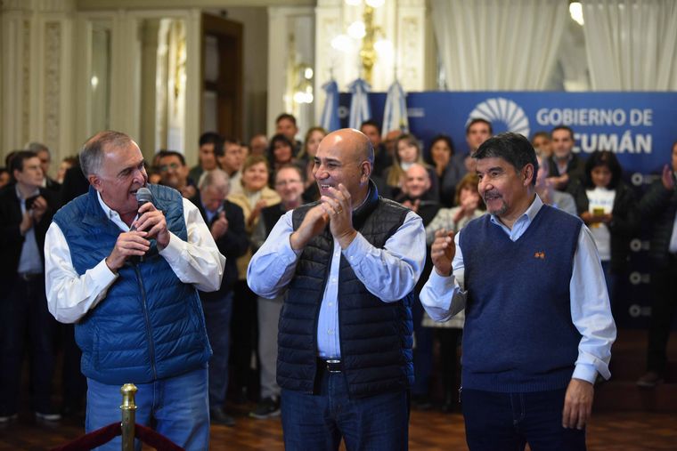 FOTO: Juan Manzur junto al flamante gobernador electo, Osvaldo Jaldo.