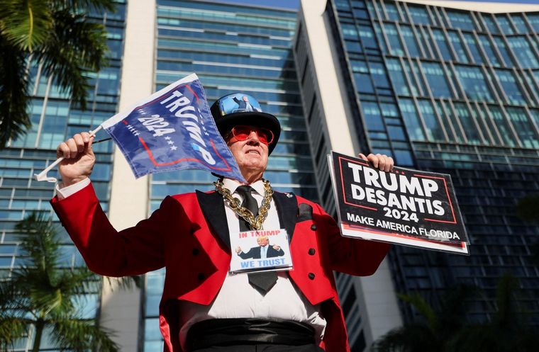 FOTO: Donald Trump llegó a Florida para ser imputado. 