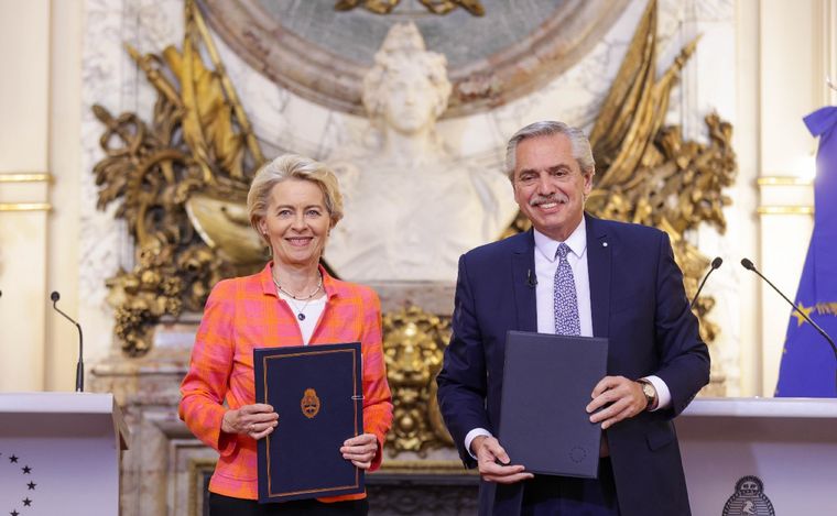 Úrsula von der Leyen y Alberto Fernández. (Foto: Télam)
