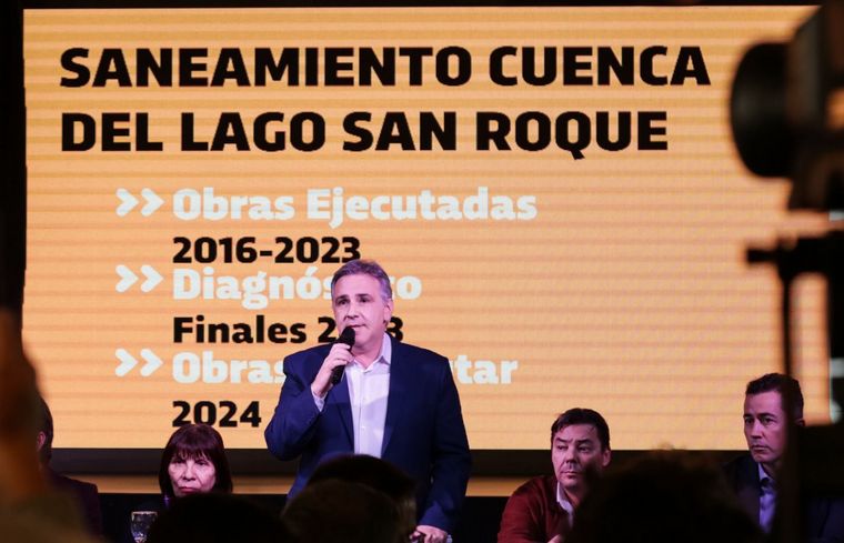 Llaryora presentó el Plan Integral de Saneamiento de cuenca del Lago San Roque