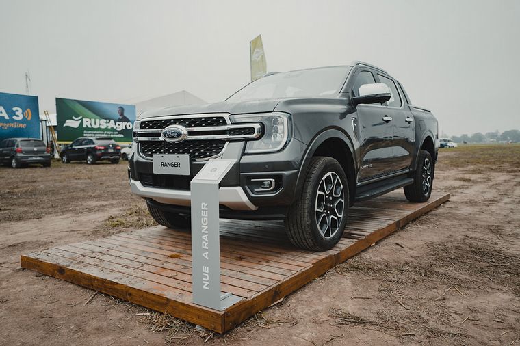 Los usuarios de la “Raza Fuerte”, conocieron la Nueva Ford Ranger en Agroactiva.