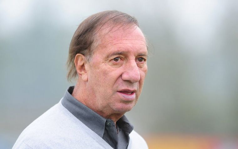 Cómo está Carlos Bilardo: la foto que es tendencia