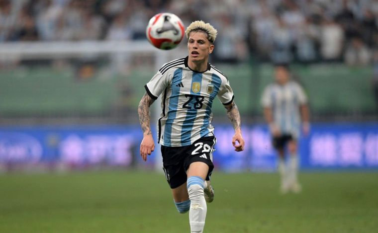 Alejandro Garnacho concretó su deseo de vestir el conjunto albiceleste. Foto: Dataref