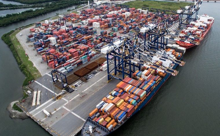 FOTO: Los puertos retoman su actividad tras el acuerdo salarial. (Foto: ChubutOnLine)