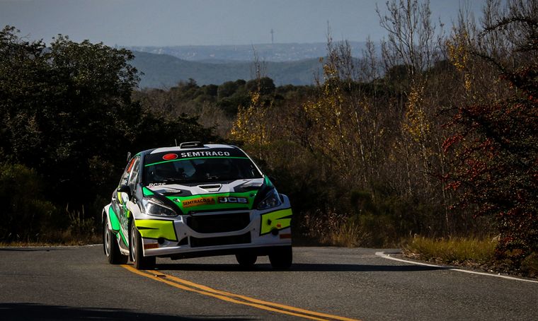 Hubmann/Peugeot 208, líder en RC2S.