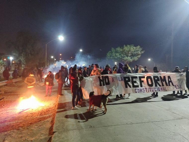 FOTO: Manifestantes en Gral San Martín, en la provincia de Jujuy. (Foto: Gentileza)