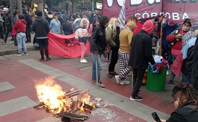 Movimientos sociales marcharon en Córdoba en respaldo a las protestas en Jujuy.