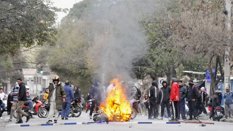 FOTO: ARPA condenó la agresión que sufrió Canal 7 de Jujuy durante los reclamos