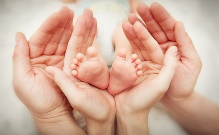 FOTO: Los padres son pacientes con un largo historial de infertilidad.