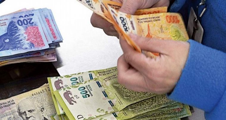 FOTO: Crece el rechazo a los pesos a medida que se acercan las elecciones