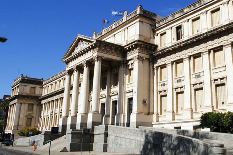 FOTO: El Palacio fue diseñado por los arquitectos José Hortal y Salvador Godoy. (Wikipedia)