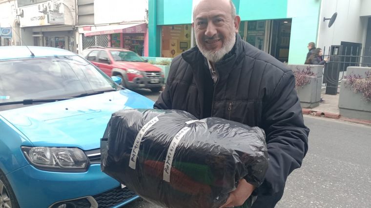 Voluntarios entregaron más de frazadas a los más humildes.