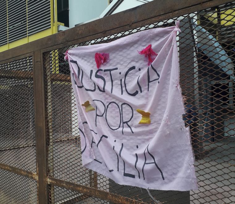 El crimen de Cecilia conmociona al país