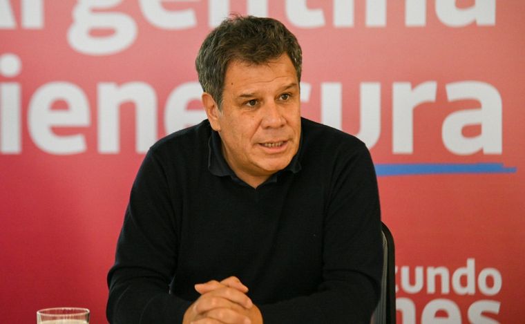 Facundo Manes competira en la interna de Juntos por el Cambio por la UCR. (Twitter)