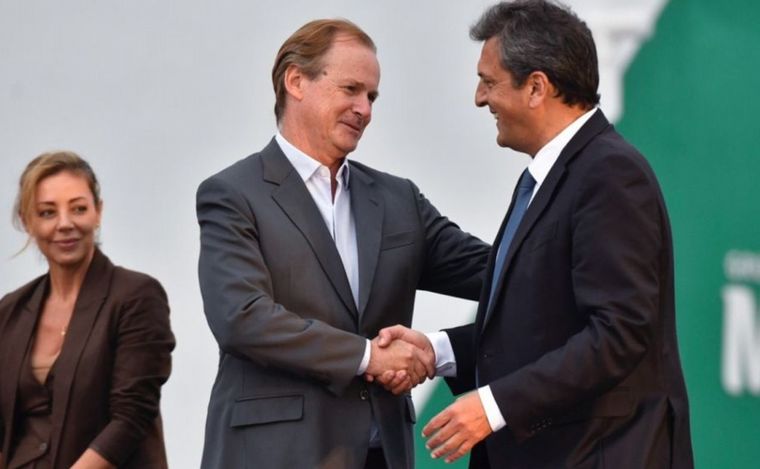 Sergio Massa junto a Gustavo Bordet en un acto en Entre Ríos. (Foto: archivo)