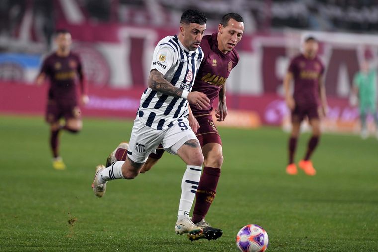 Talleres perdió 2-1 con Lanús y quedó a diez puntos de River